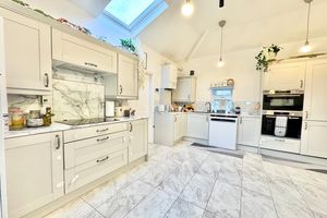 Kitchen- click for photo gallery